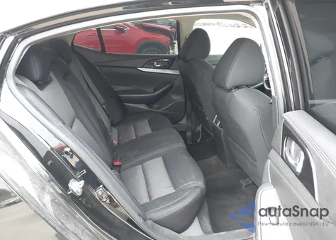 2017 Nissan Maxima 3.5 S z USA, uszkodzony, nr VIN 1N4AA6AP9HC369780